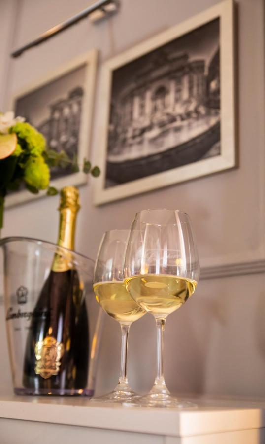 Relais San Lorenzo In Lucina Gjestgiverier Roma