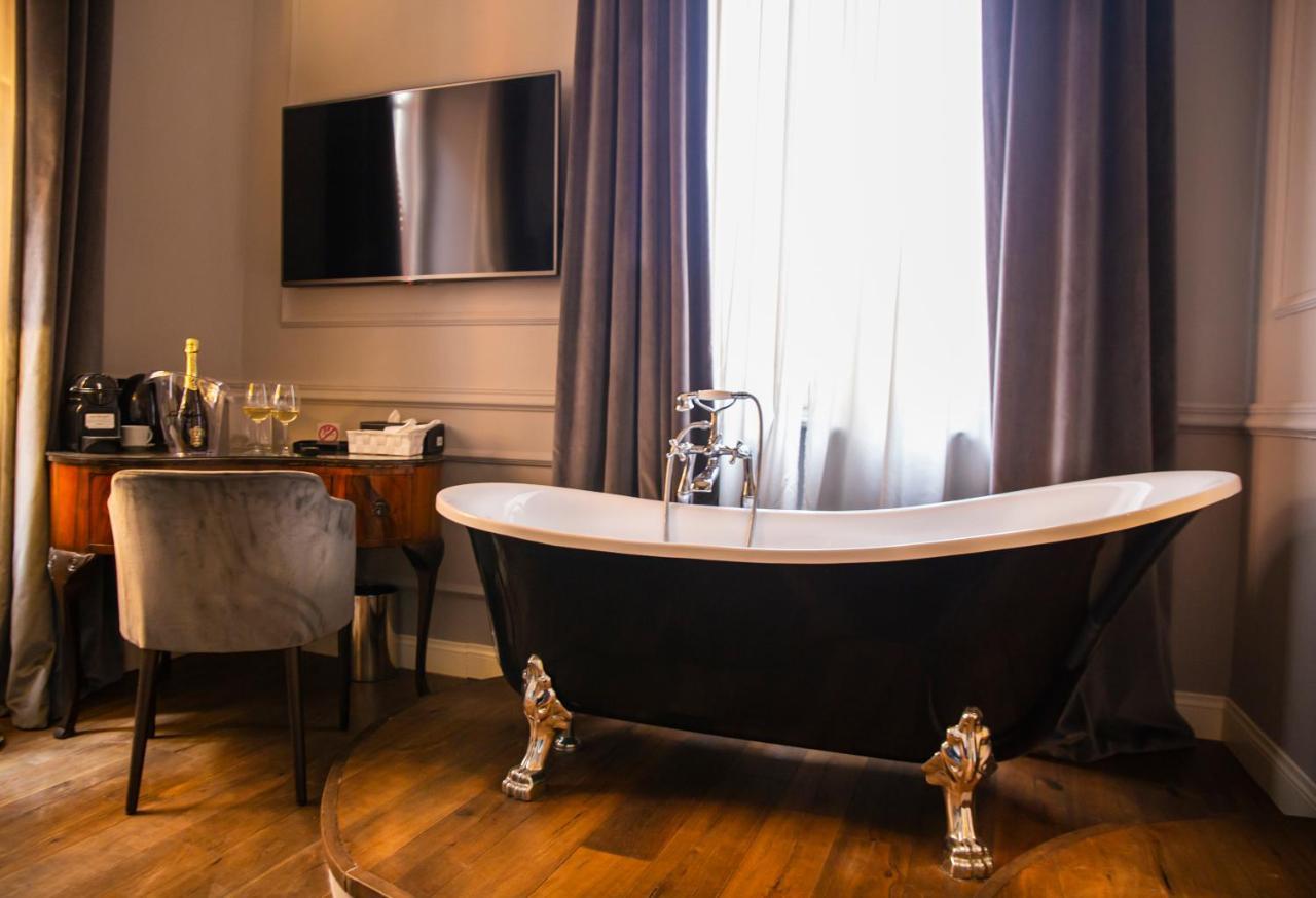 Relais San Lorenzo In Lucina Gjestgiverier Roma