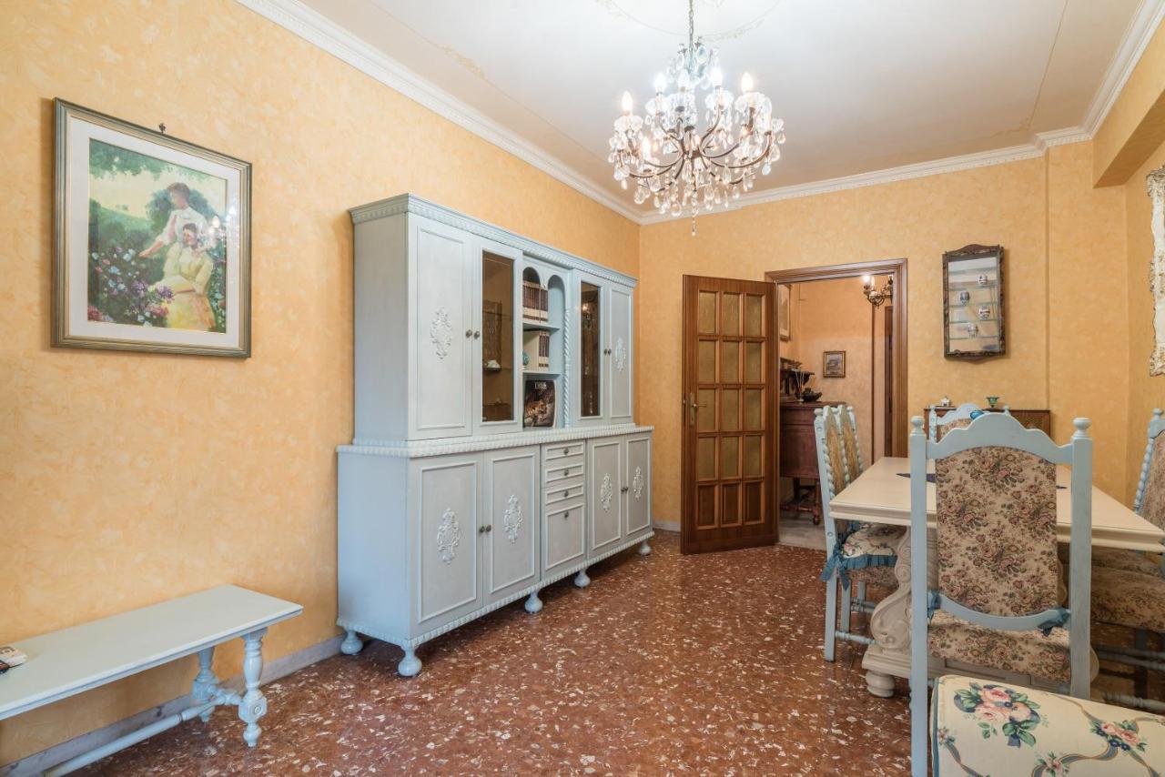 Altido Classic Style Flat With Balcony Roma