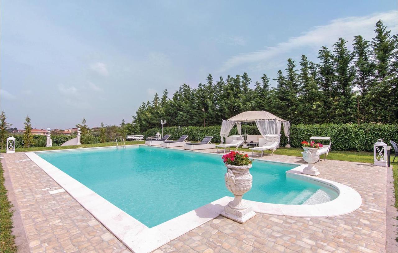 2 Bedroom Stunning In Roma