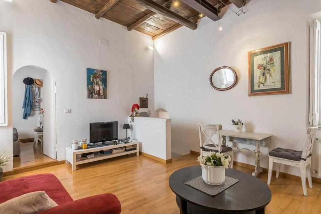 - Campo De' Fiori Appartamento