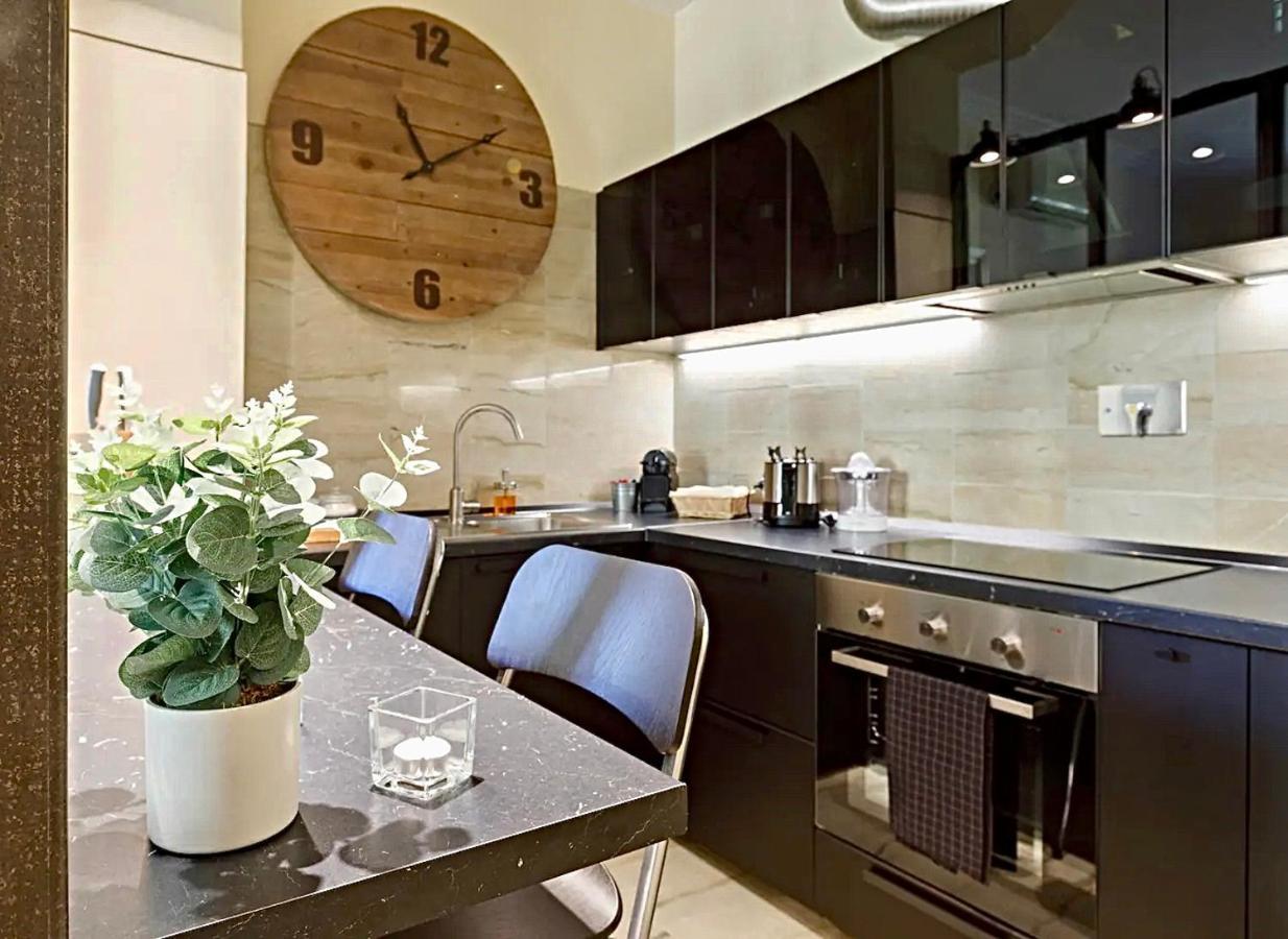 Sweethome Crispi Apartment