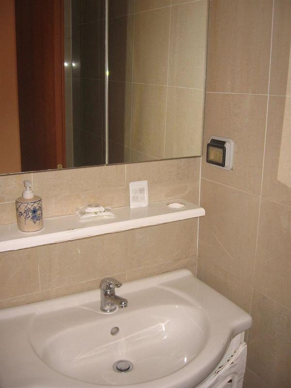 Hotel Aries House 2*