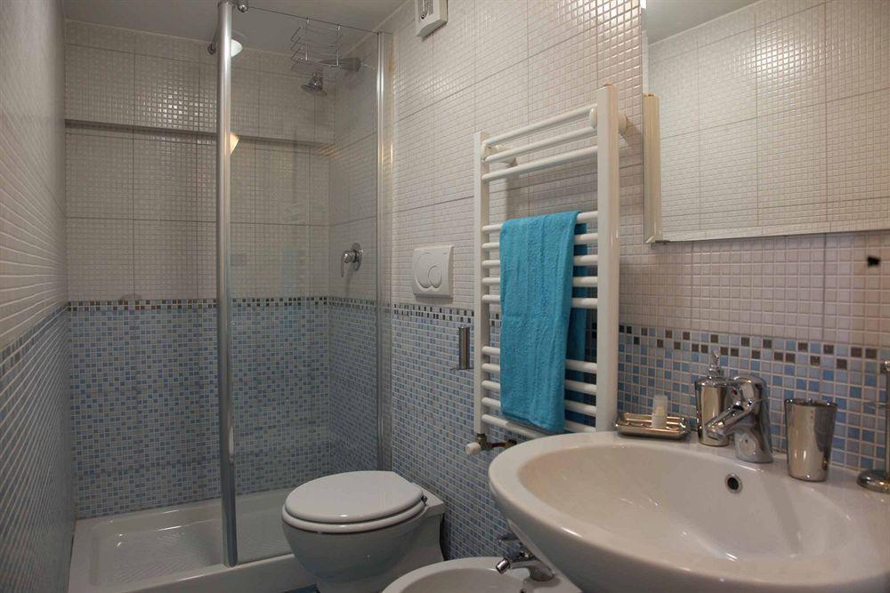 Aries House Hotel 2*