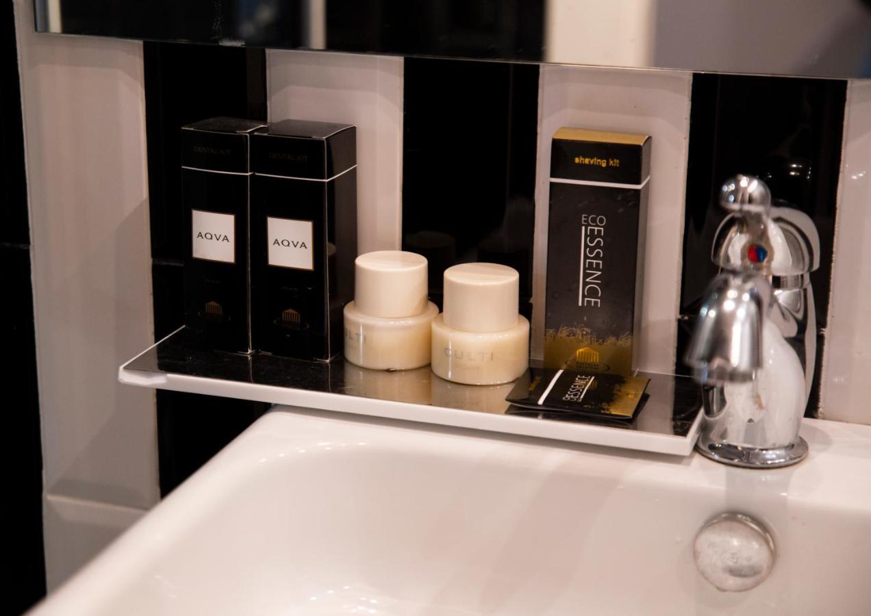 Relais San Lorenzo In Lucina * Roma