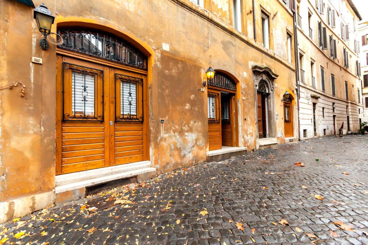 Navona Artist 10 * Roma