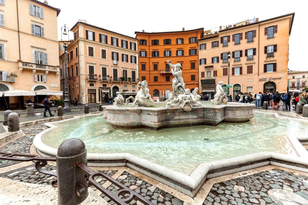 Navona Artist 10 * Roma