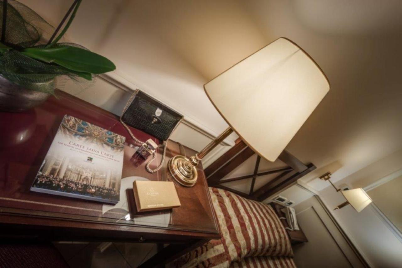 Hotell Palazzo Cardinal Cesi 4*