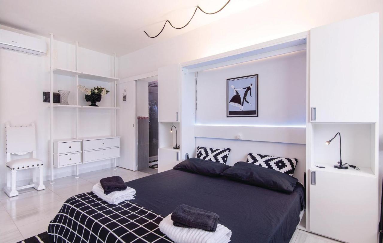 2 Bedroom Stunning In * Roma