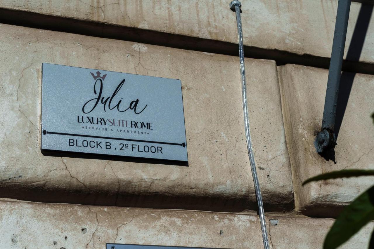 Julia Luxury * Roma