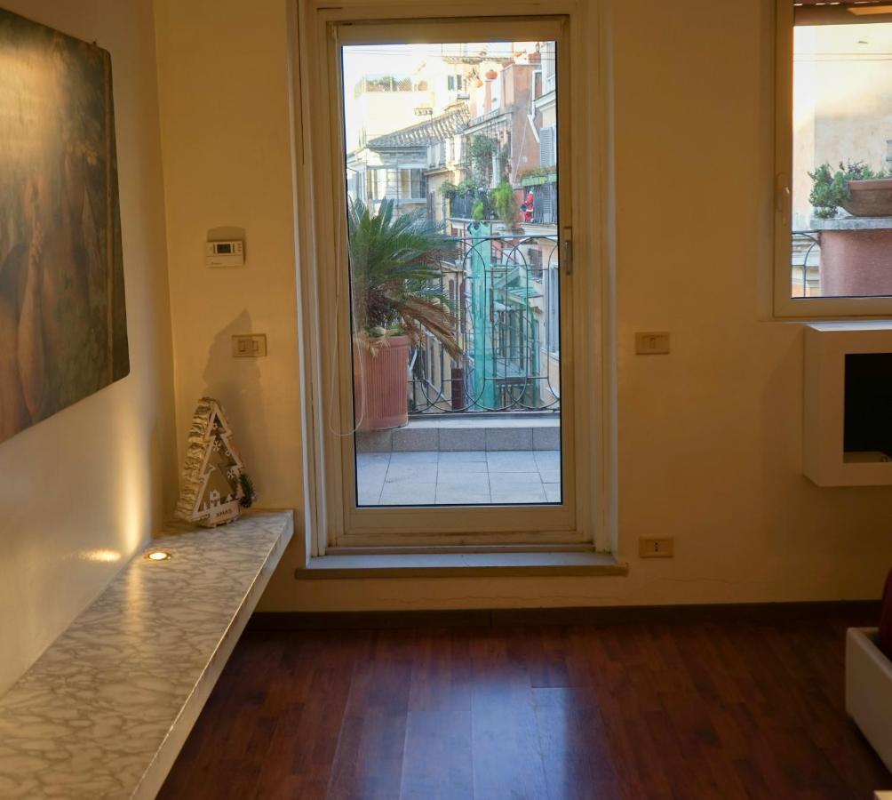 Terrazzo Frattina * Roma