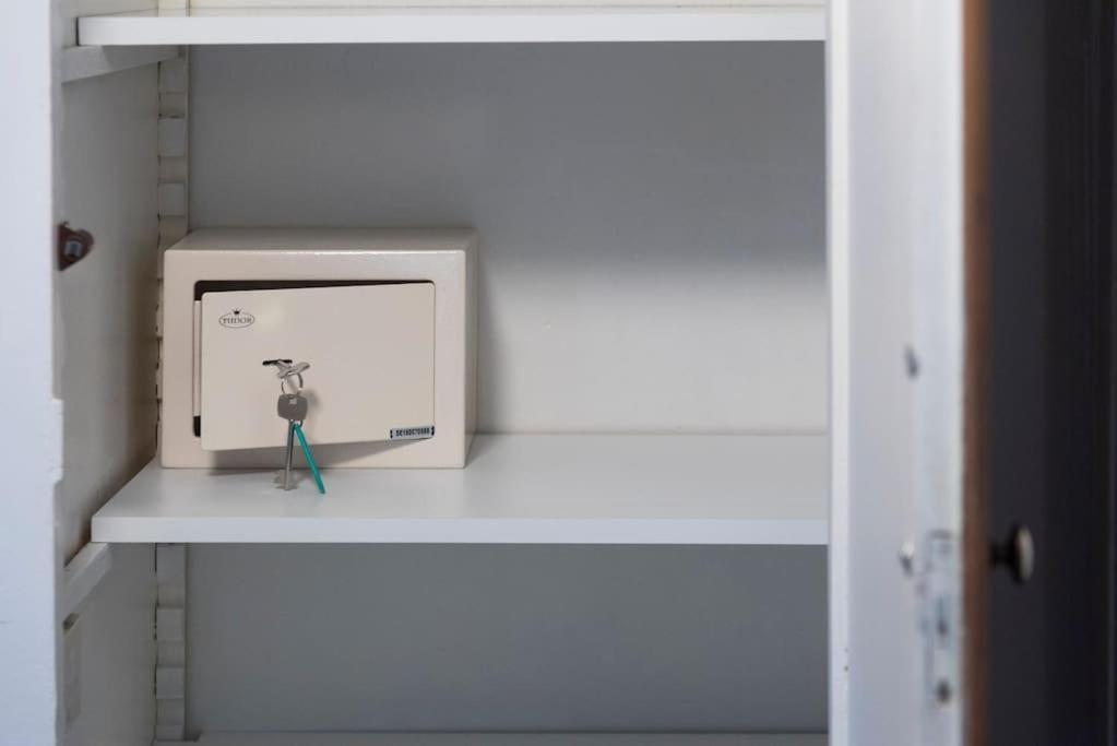 Apartment Trevi Domus Avignonesi Rome