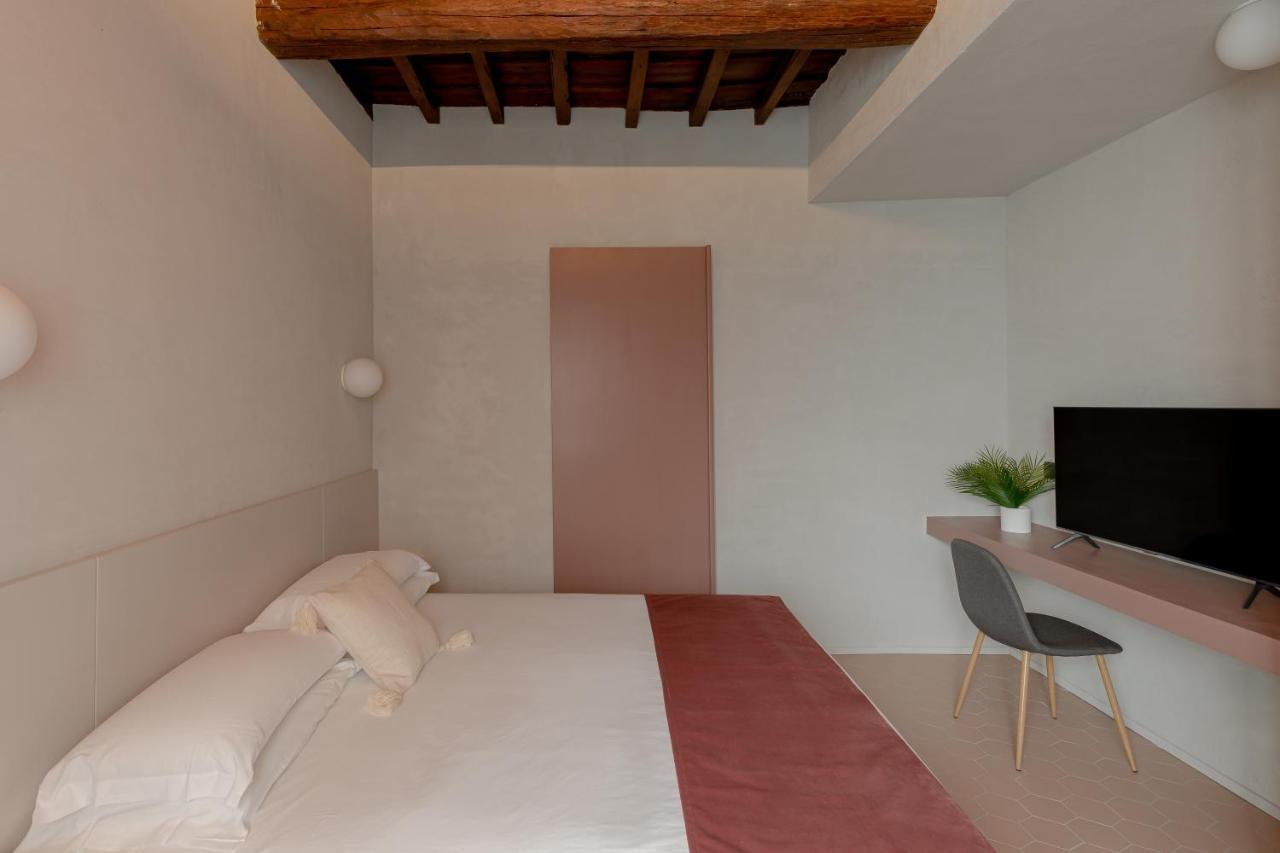 Design With Private Pool In Campo Dei Fiori Apartment *