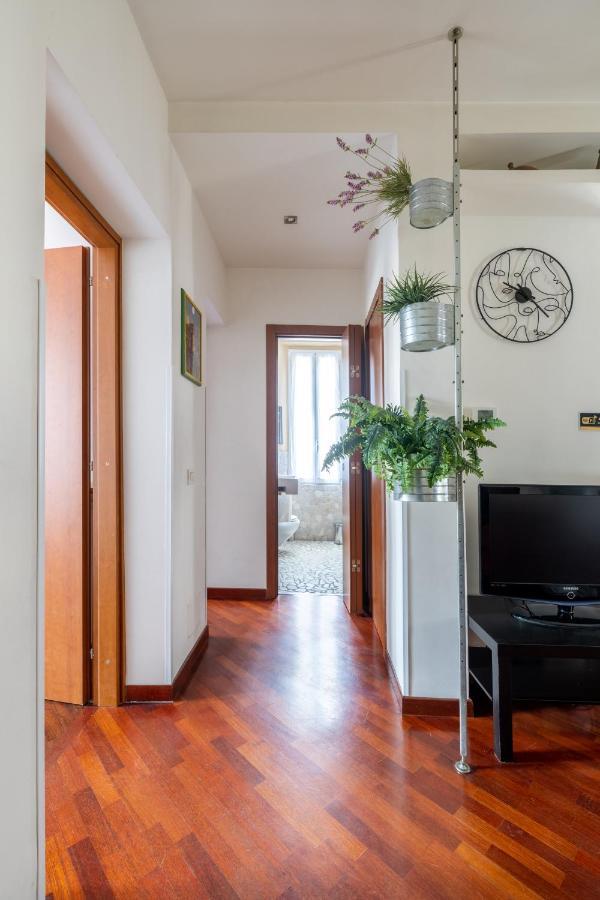 Smart Downtown Apartment *