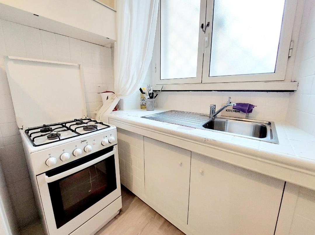 Bbhome Stylish Gold Near Trastevere Station * Roma