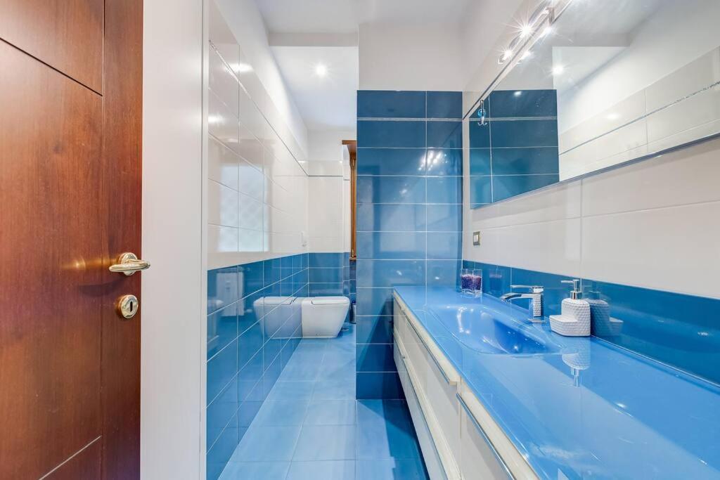 Exclusive In Eur * Roma