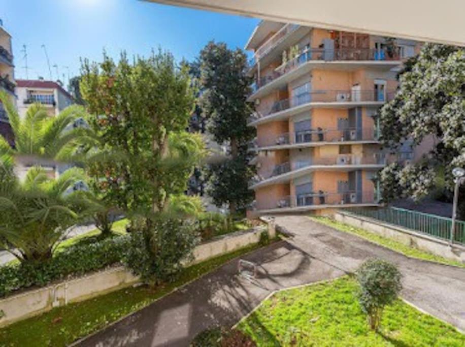 Exclusive In Eur * Roma