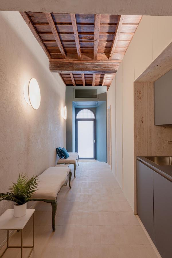 Apartment Design With Private Pool In Campo Dei Fiori *