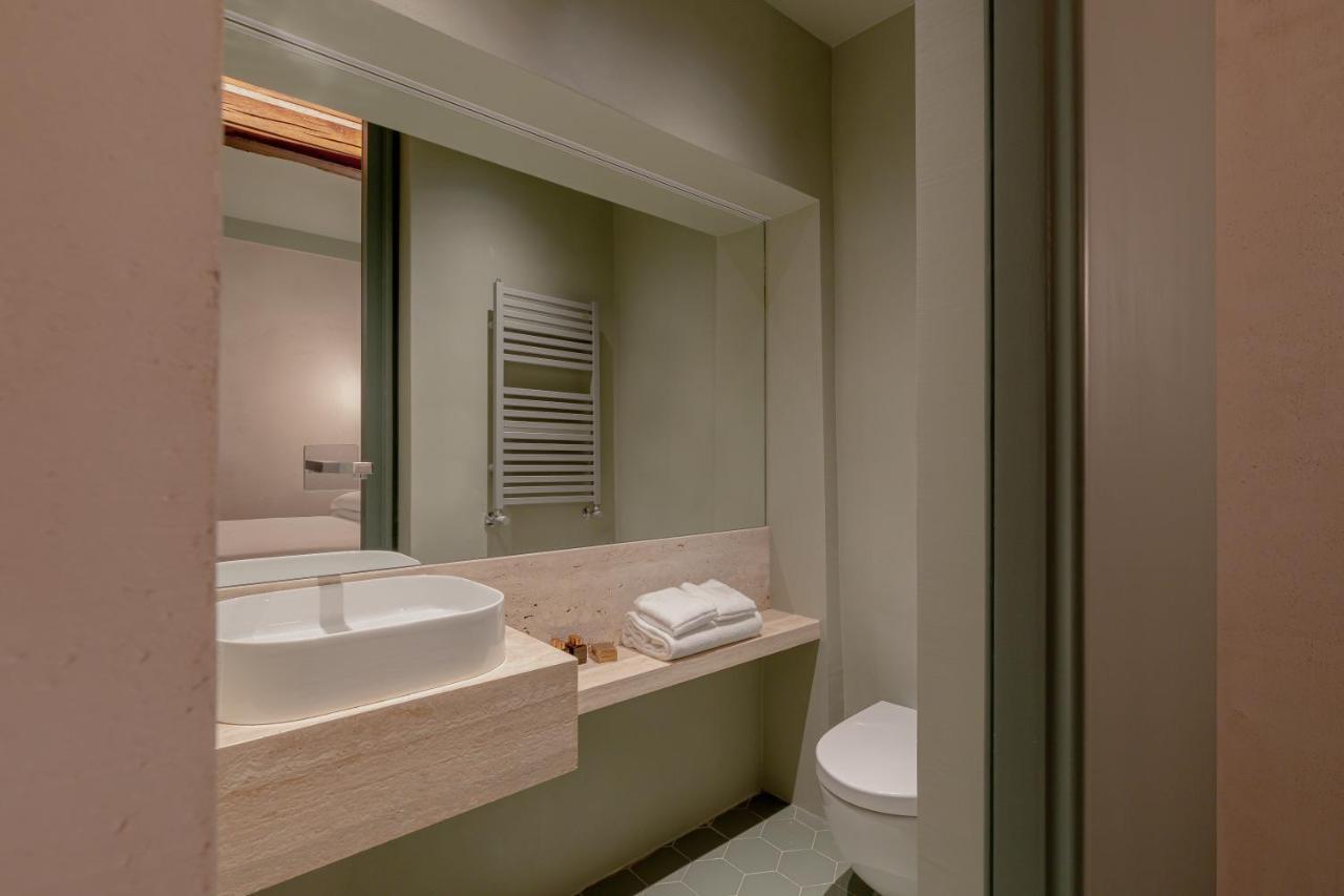 Design With Private Pool In Campo Dei Fiori Apartment Rom