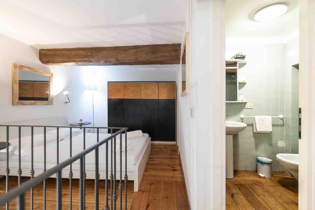 Via Dei Cestari Loft Apartment Rom