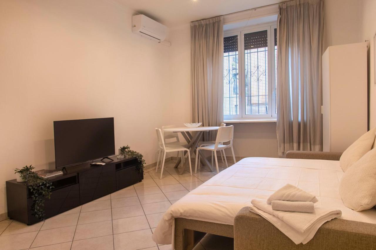 Iv House * Roma