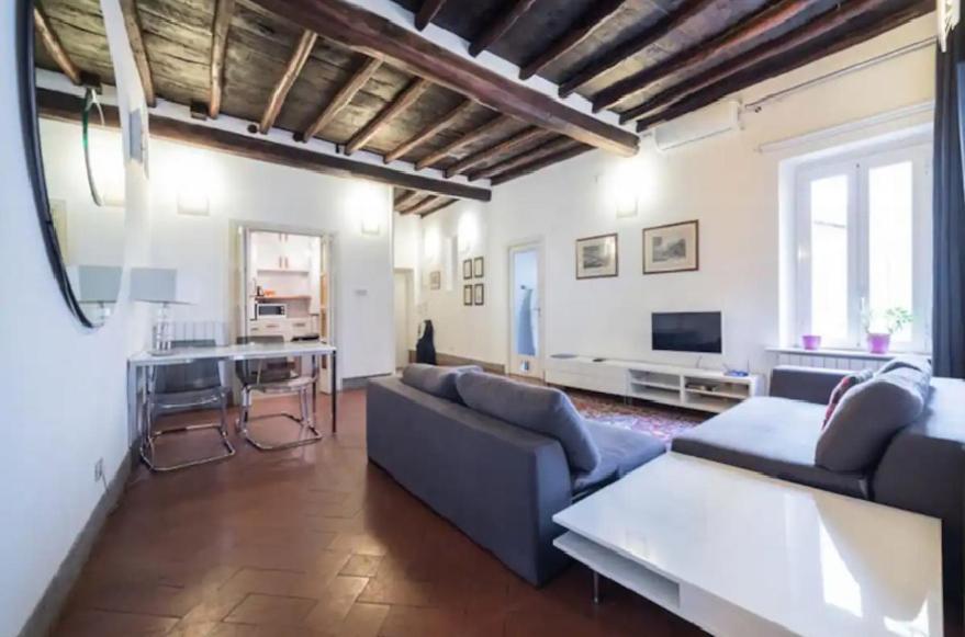 Apartment Giubbonari 74 Rome