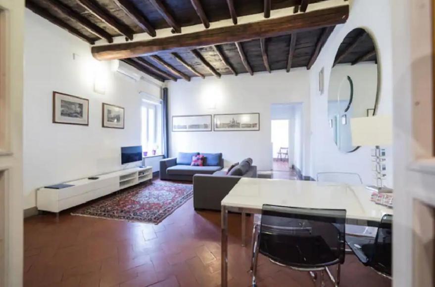 Apartment Giubbonari 74 Rome