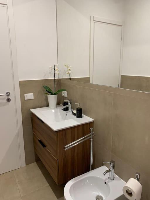 Casa Con Giardinetto Al Centro Di Appartamento Roma