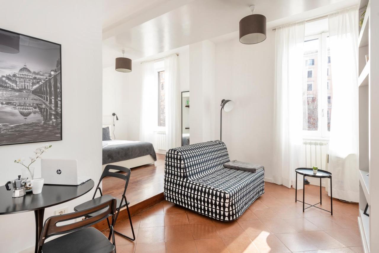 White Flat Termini Apartment *