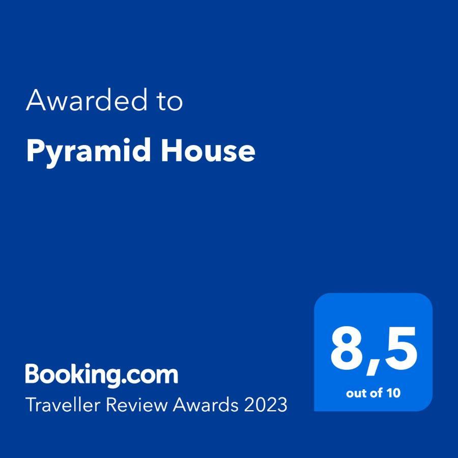 Pyramid House Apartment *