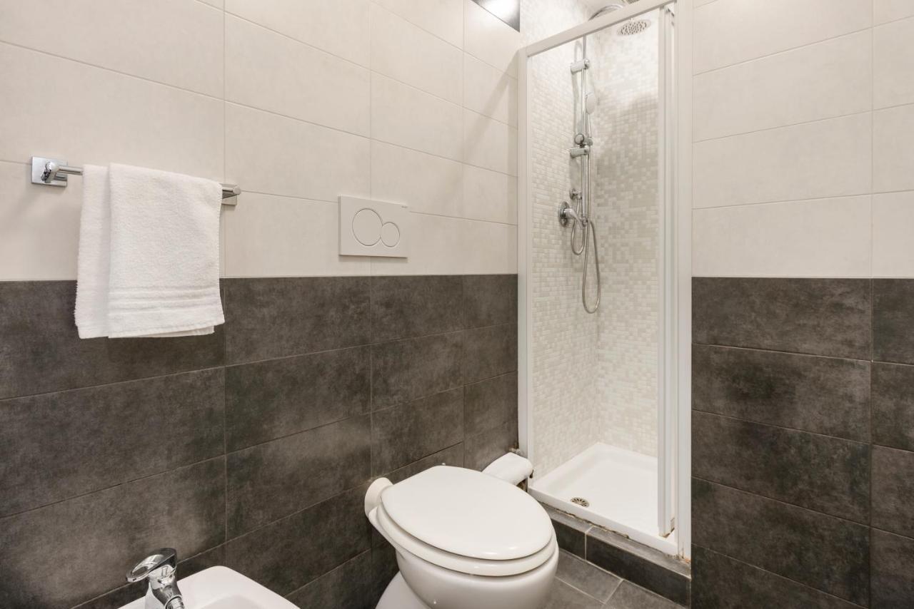 White Flat Termini Apartment