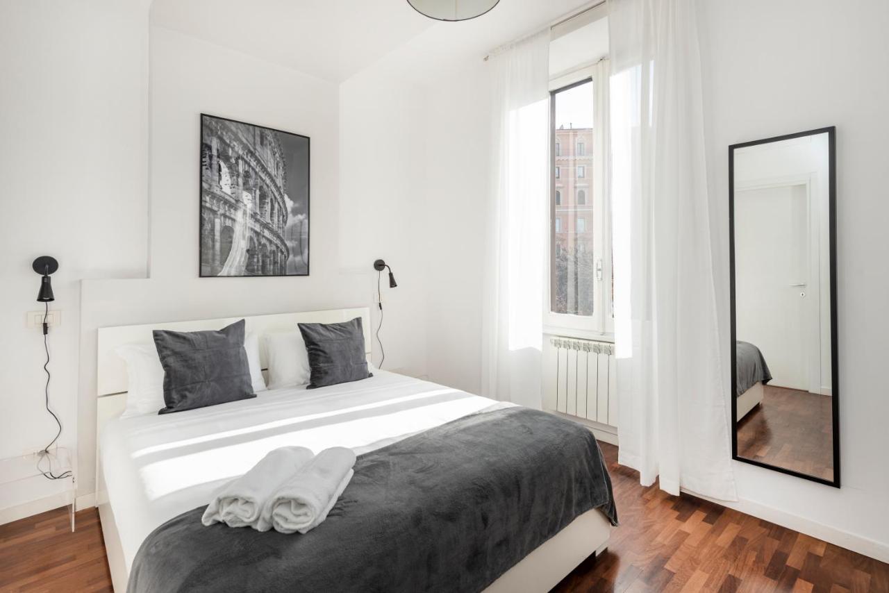 White Flat Termini Apartment