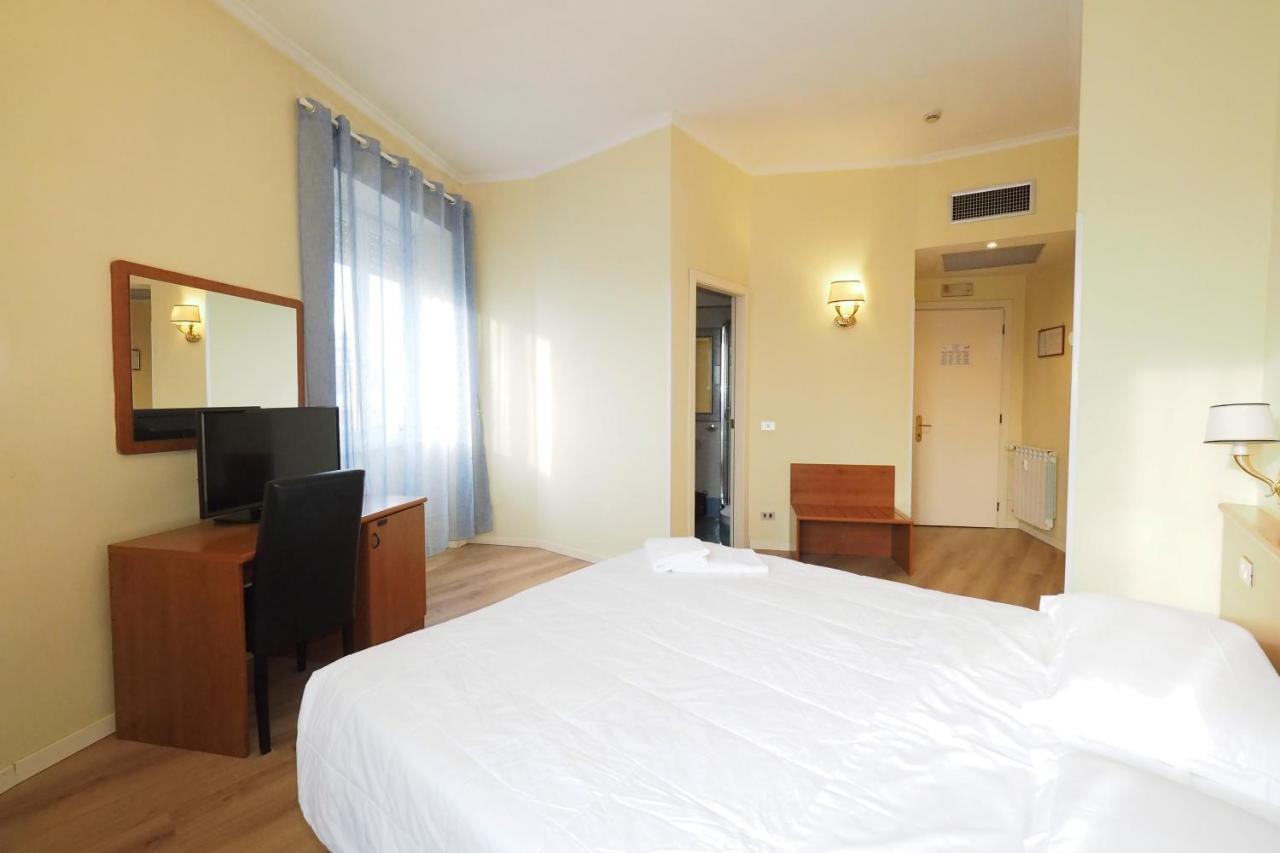 Laura 3* Roma