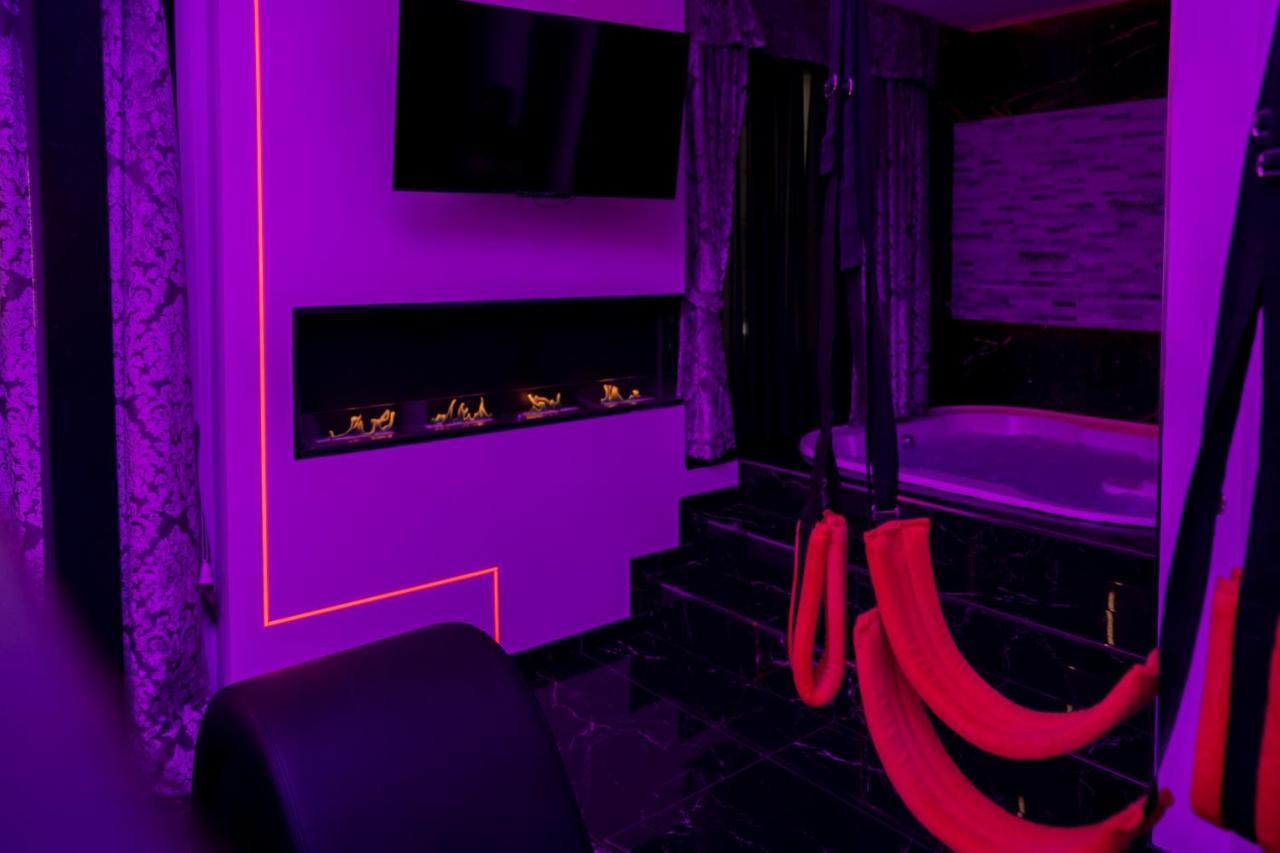 Luxury Bdsm Pensión Roma