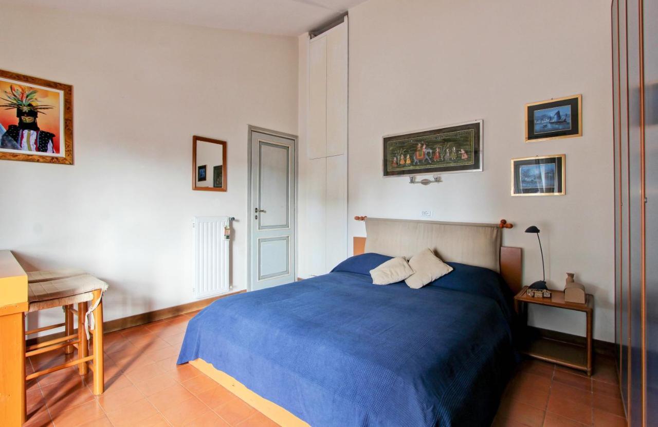 On The Edge Of Town Villa Roma