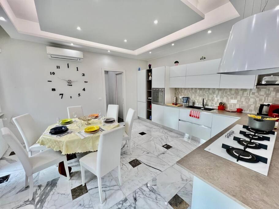 Lussuoso 130 Mq Zona Cipro Apartamento *