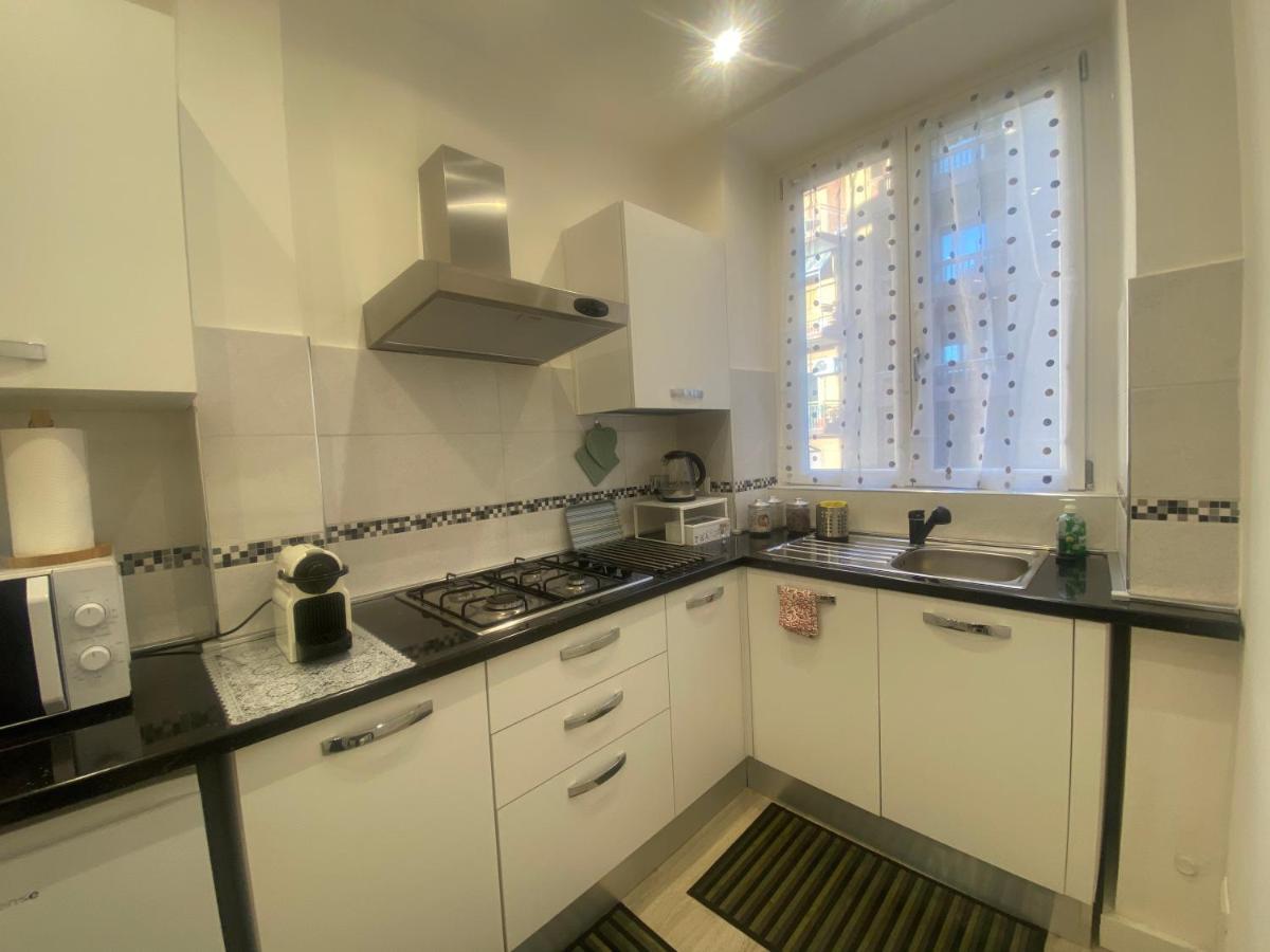 Close To The Coloseum, 2 Minutes Walk From Metro A * Rom