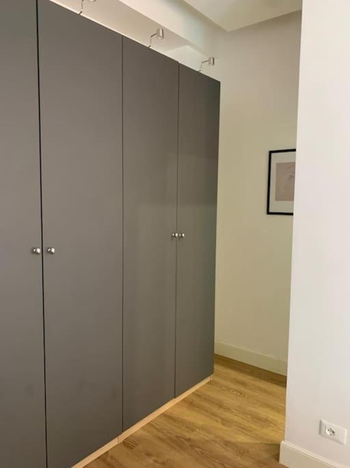 Casa Con Giardinetto Al Centro Di Appartamento