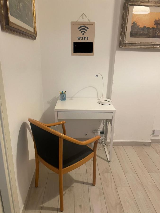 Apartment 14 Rom