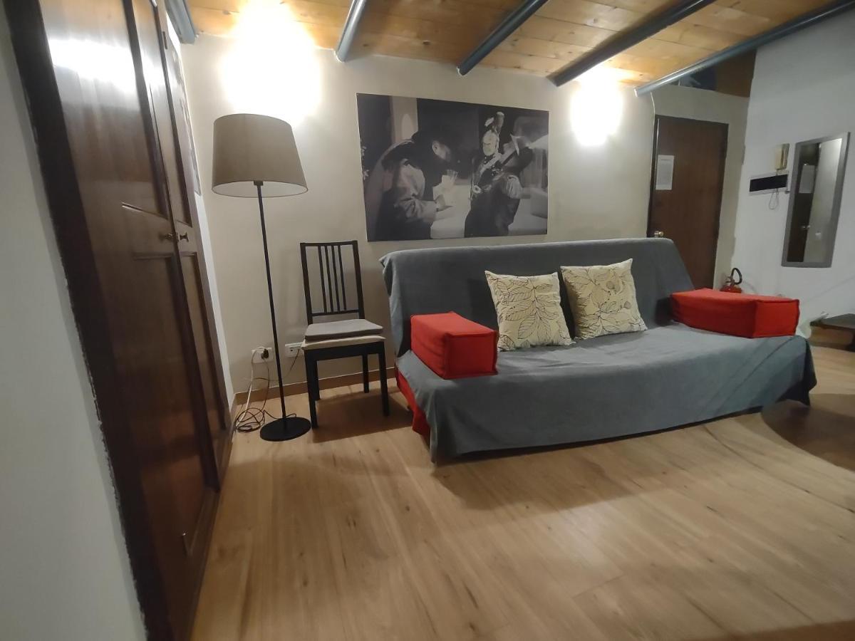 Independent In Trevi Fountain - Spain Square Apartment