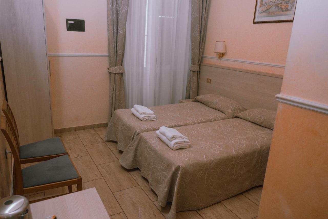 Aristotele