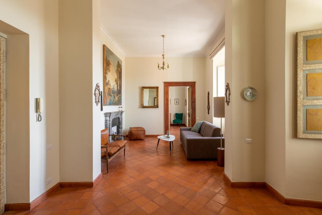 Iflat Spanish Steps At Your Feet *