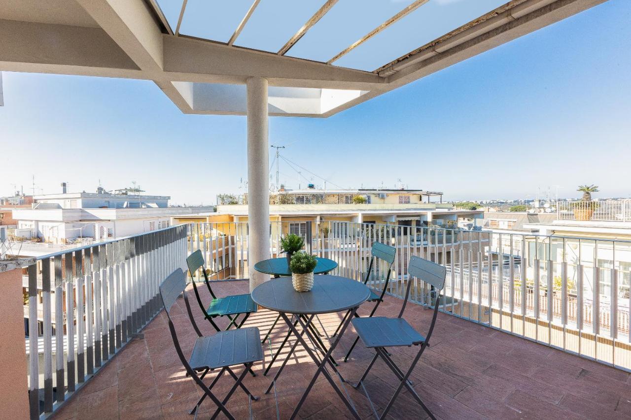 Aurelia Sunset Penthouse By In * Roma