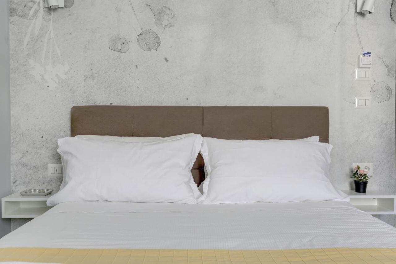 Voyager House Termini - And