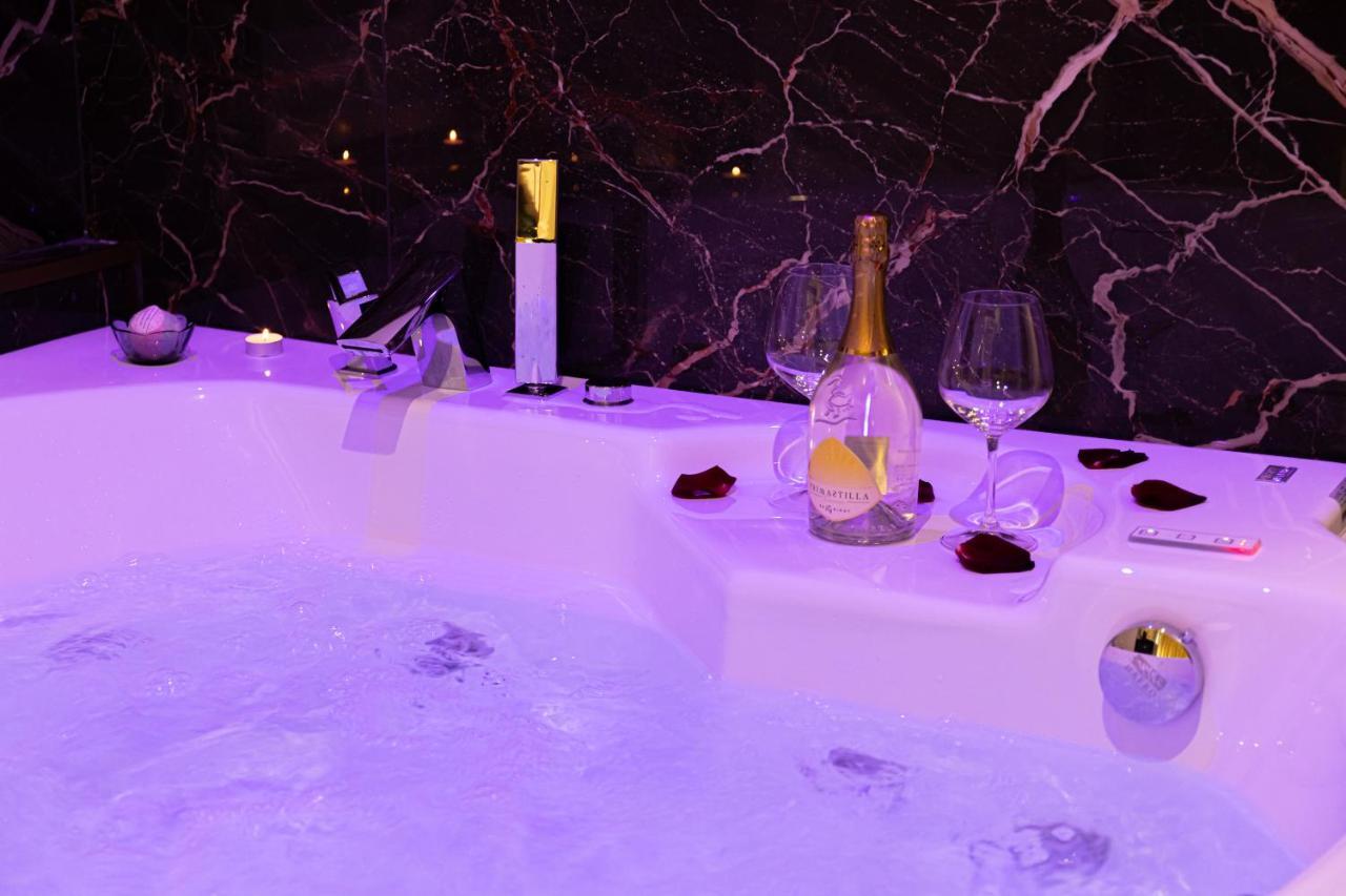 Guest house Albadea Suites&jacuzzi *
