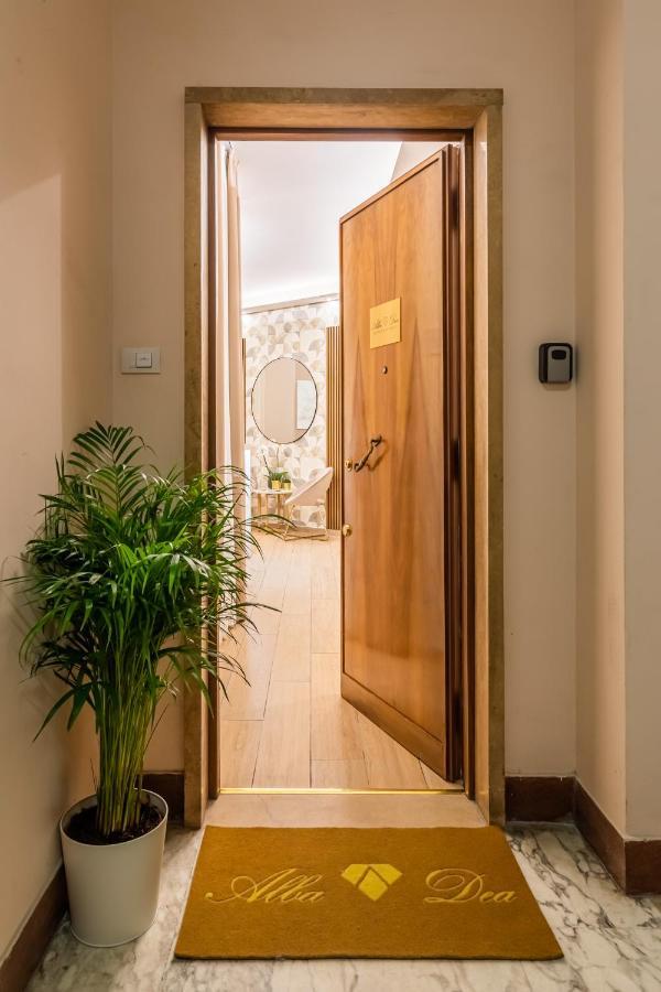 Guest house Albadea Suites&jacuzzi Rome