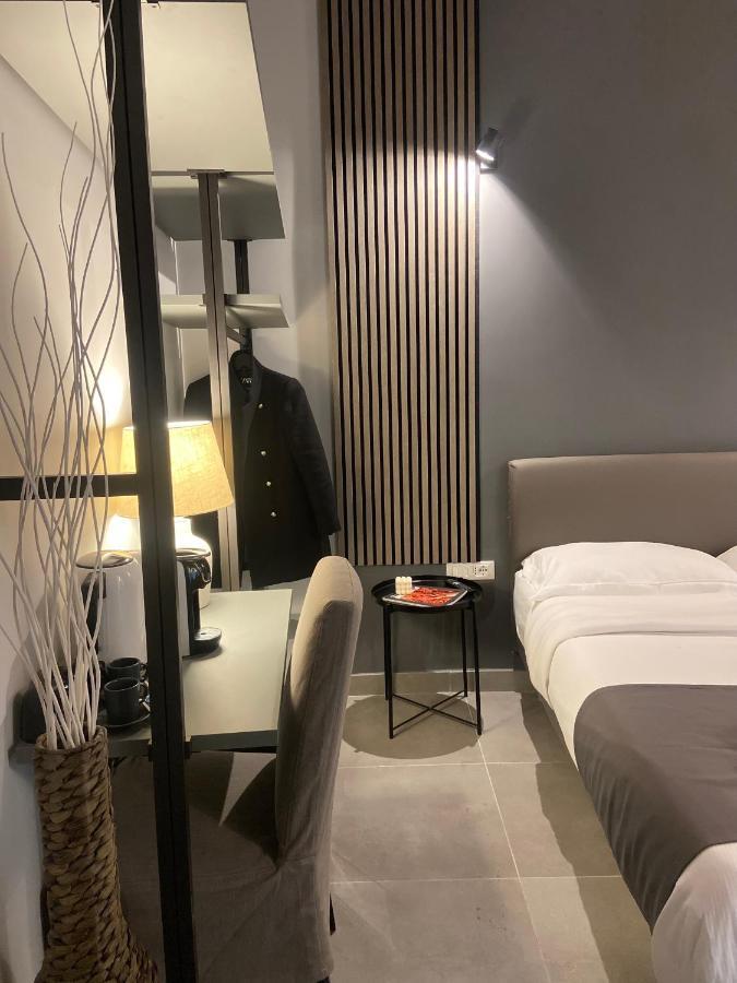 Soha Piazza Di Spagna Boutique * Rom