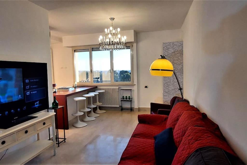 Penthouse Near Rome, Free Parking. Leilighet Roma