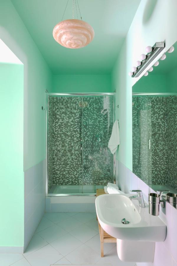 Tarshito Gallery House Gjestgiverier *