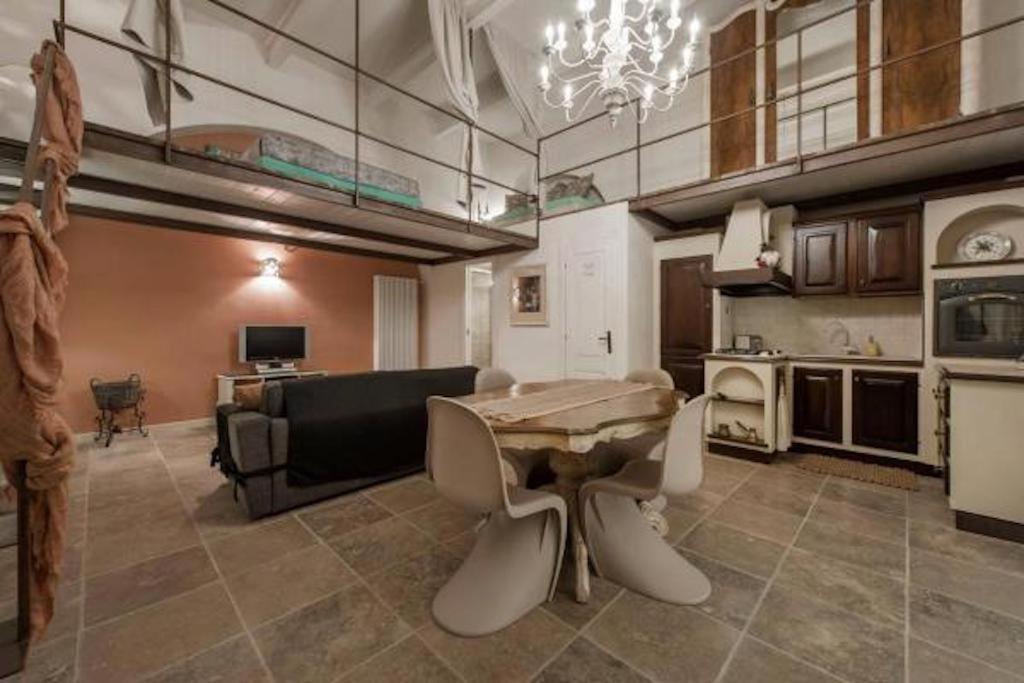 Shabby Loft In Colosseum *